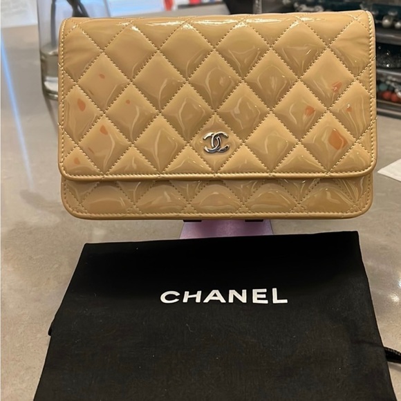 Chanel Wallet on Chain Patent Leather - Picture 1 of 12
